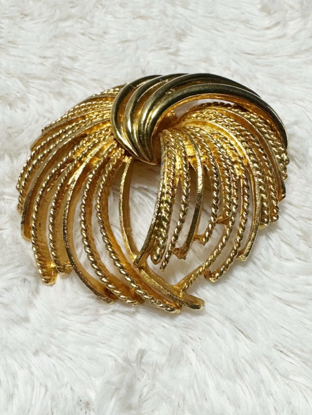 Vintage Gold Tone Abstract Pin